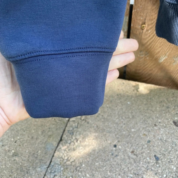 GUESS Men’s Colorblock Blue White Long Sleeve Sweatshirt Size Small - Picture 6 of 13